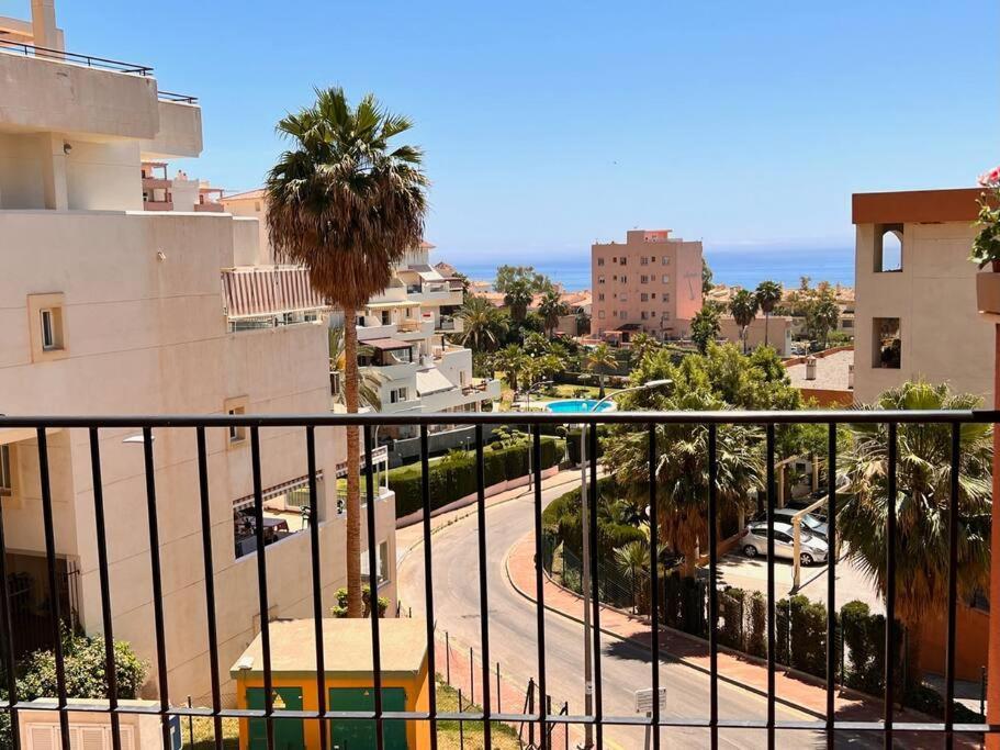 Benalmadena Costa Malaga Apartamento Muy Acogedor Con Vistas Al Mar Terraza Gigante Para Verano E Invierno Parking Luaran gambar