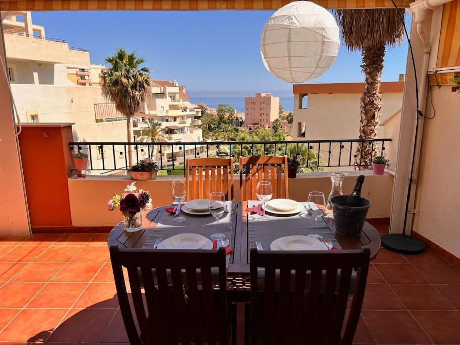 Benalmadena Costa Malaga Apartamento Muy Acogedor Con Vistas Al Mar Terraza Gigante Para Verano E Invierno Parking Luaran gambar