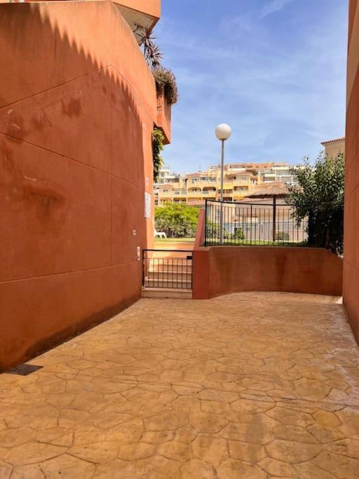 Benalmadena Costa Malaga Apartamento Muy Acogedor Con Vistas Al Mar Terraza Gigante Para Verano E Invierno Parking Luaran gambar