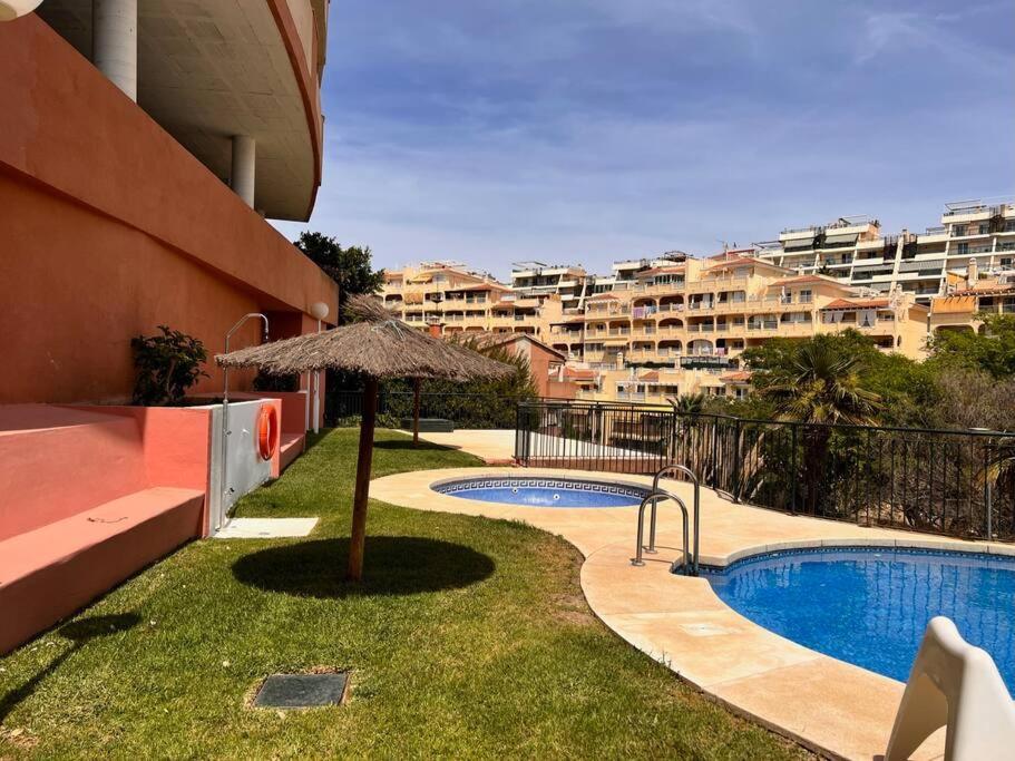 Benalmadena Costa Malaga Apartamento Muy Acogedor Con Vistas Al Mar Terraza Gigante Para Verano E Invierno Parking Luaran gambar