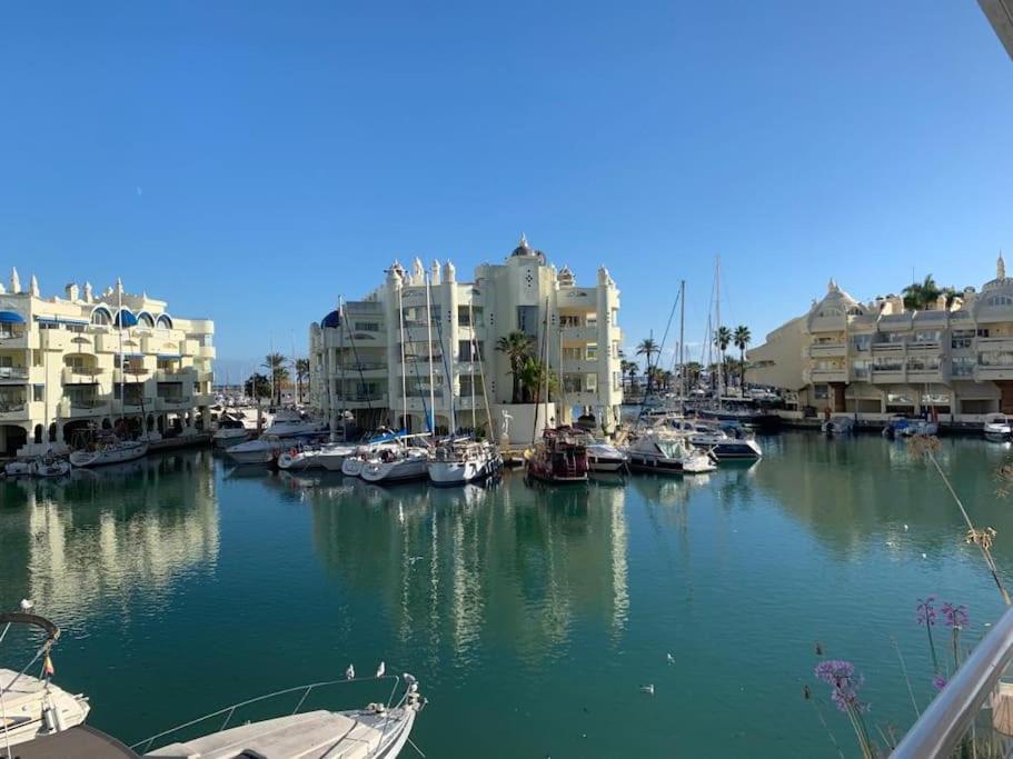 Benalmadena Costa Malaga Apartamento Muy Acogedor Con Vistas Al Mar Terraza Gigante Para Verano E Invierno Parking Luaran gambar